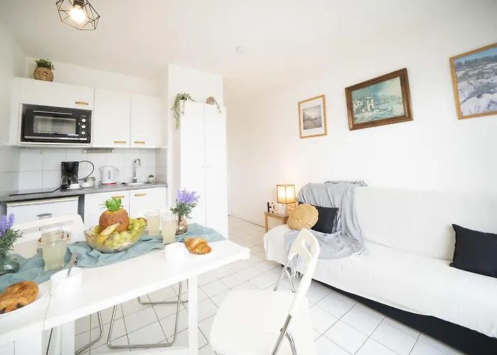 Port Athena By Interhome